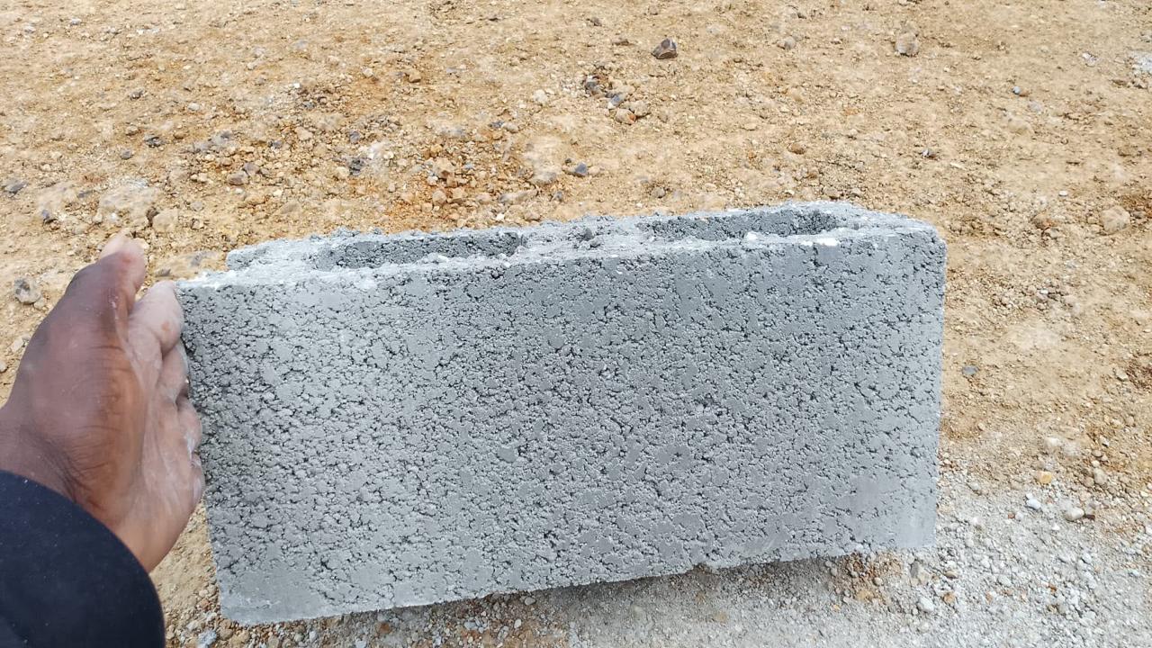 Detalle de la textura del block en la fábrica